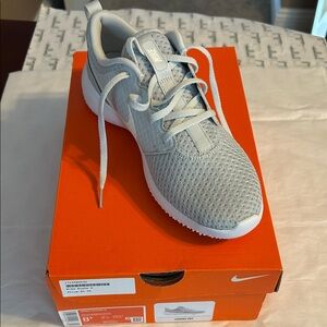 NIB! Nike Roshe G Light Gray Golf Shoes
